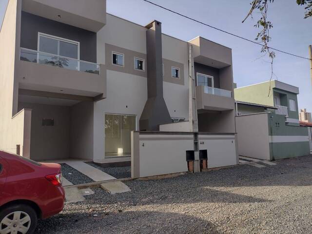 #12 - Sobrado para Venda em Balneário Piçarras - SC - 2